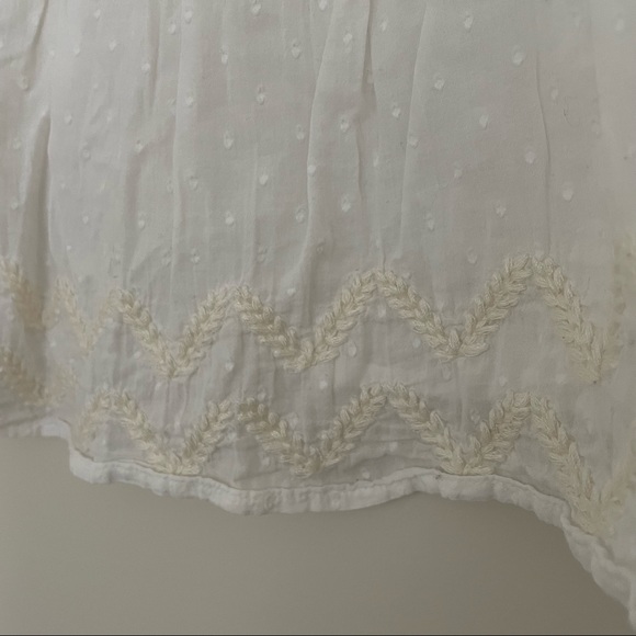 Old Navy embroidered peplum top in whipped cream color size M - Picture 4 of 6